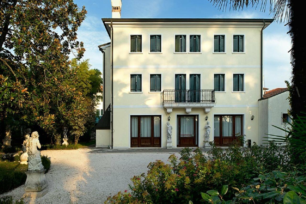 Pace Park Bolognese Hotel 4*